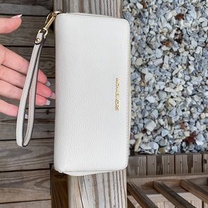 Michael Kors wristlet